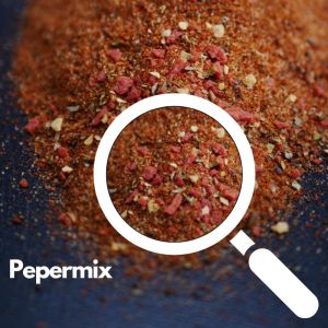 Een close-up van onze verfijnde Pepermix, een perfecte blend van diverse pepers, kruiden en specerijen.